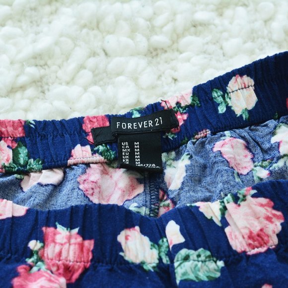 Forever 21 Navy Floral Shorts - Picture 2 of 5